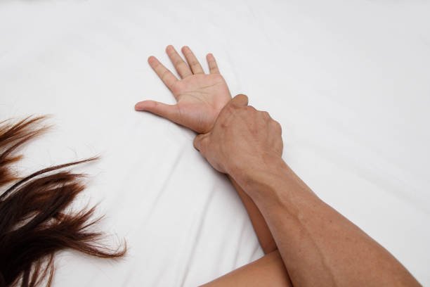 كيف تحمي نفسك من الاعتداء الجنسي تحت تأثير المخدر